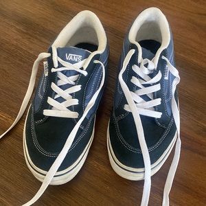 VANS Boys 5.5 Skate Shoes